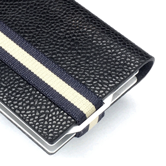 Kartenetui Q7 Wallet geschlossen im Classy Black Leder Design